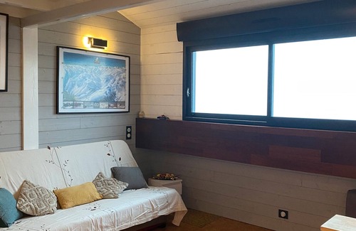 Cadeilhan-Trachere Apartamento | Apartment 'Sol Y Neou' with Mountain View