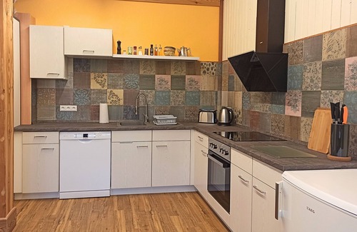 Bad Waldsee Apartamento | Apartamento 'Sonnenzimmer' con terraza privada y jardín compartido