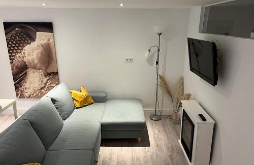 Mauritz-Ost Apartamento | Apartment St Mauritz Souterrain