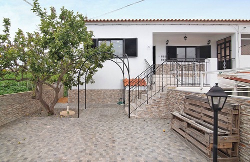 Moncarapacho e Fuseta Apartamento | Apartamento 'Sunset' con terraza compartida, Wi-Fi y aire acondicionado