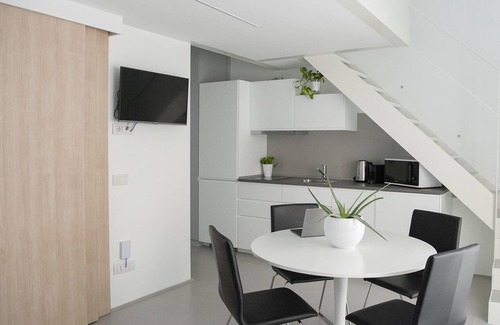 Guastalla Apartamento | Apartamento-Superior-con Soppalco e Giardino-Vista al Jardín-Baño con ducha