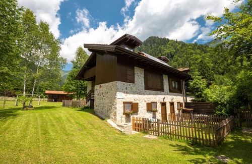 Concei Chalet De Esquí | Chalet rodeado de vegetación en Val Concei