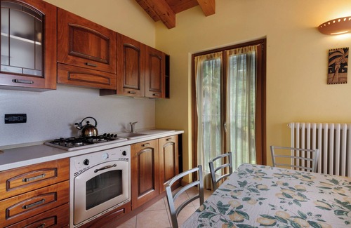 Argegno Apartamento | Apartamento "Tivano" cerca del lago con Wi-Fi, terraza y jardín