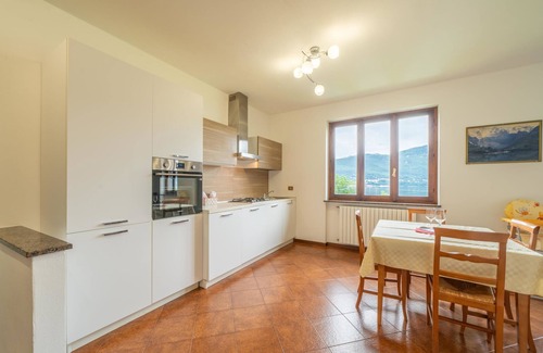 Castelveccana Apartamento | Apartamento Tondo by Interhome