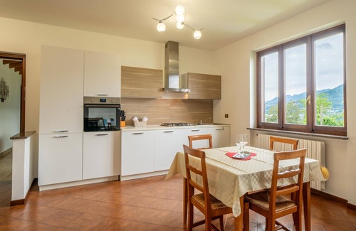 Castelveccana Apartamento | Apartamento Tondo by Interhome