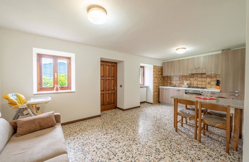Castelveccana Apartamento | Apartamento Tondo by Interhome