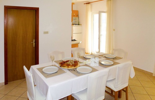 Grebastica Apartamento | Apartamento Toni by Interhome