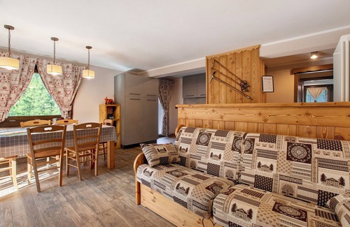 Cogne Apartamento | Apartamento 'Torre St Orso 4061 - Maison Gerard' con vistas a la montaña, jardín compartido y Wi-Fi