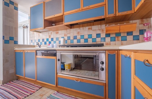 Reggio Calabria Casa | Apartamento 'Treviso 4' con balcón y aire acondicionado