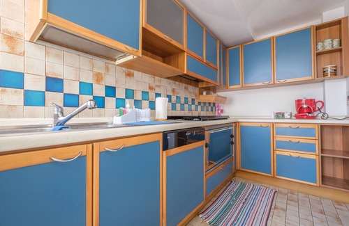 Reggio Calabria Casa | Apartamento 'Treviso 4' con balcón y aire acondicionado