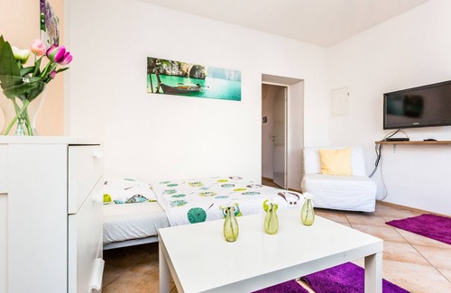 Troisdorf Apartamento | Vrbo Property