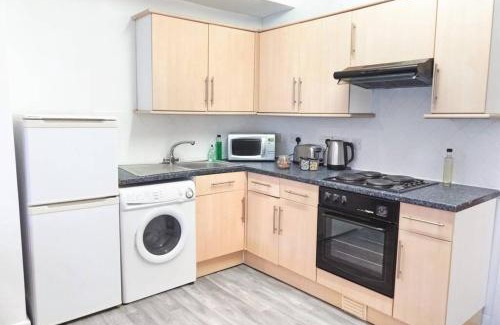 Plasnewydd Apartamento | Apartment up to 9 close to Centre, big TV and WiFi