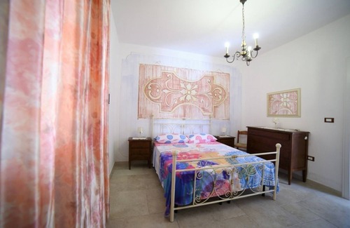 Posto Vecchio Apartamento | Apartment 'Villa Magia 1' with Private Terrace, Wi-Fi and Air Conditioning