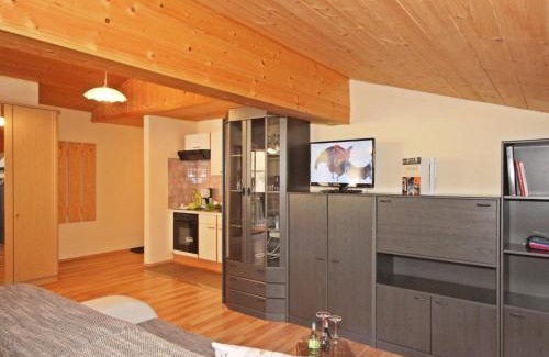 See Apartamento | Apartment Voräule by Interhome