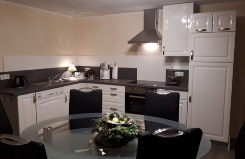 Brilon Apartamento | Apartamento con vista, un lugar para descansar.