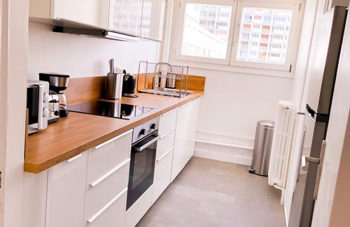 Sud-Gare Apartamento | Apartment with Balcony, 4 bedrooms, space & comfort, Centre Gare