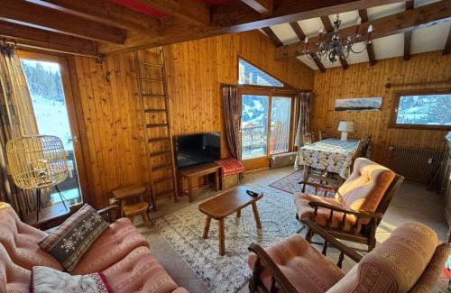 La Clusaz Apartamento | Apartment with balcony facing the ski slopes