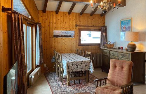 La Clusaz Apartamento | Apartment with balcony facing the ski slopes