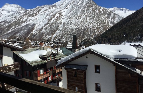 Saas-Fee Apartamento | Apartamento con fantásticas vistas y ski in ski out (si las condiciones lo permiten)