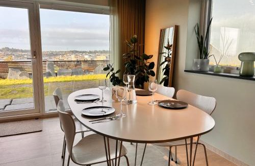 Haugesund Apartamento | Apartment with garden and sea view