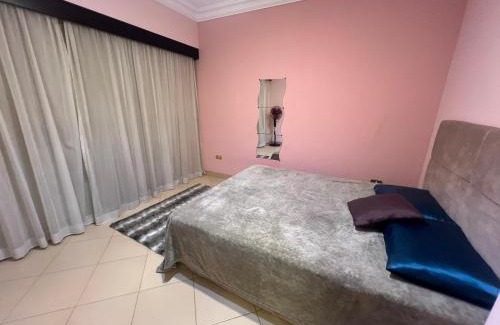 Sheikh Zayed City Apartamento | Apartment with greenery and quiet neighborhood