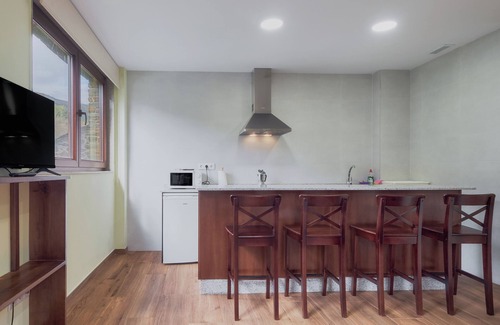 Cecos Apartamento | Apartamento con vistas a la montaña y jardín compartido Valle del Ibias 1 dch