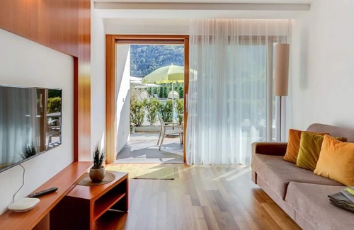 Plaus Apartamento | Apartment with pool view