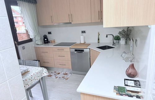 Saron Apartamento | Apartamento con piscina a 5 min de Cabárceno