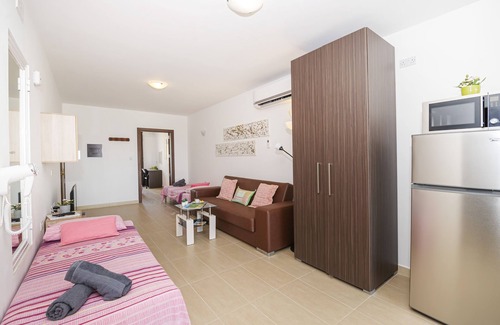 Mellieha Apartamento | Apartment with very large terrace