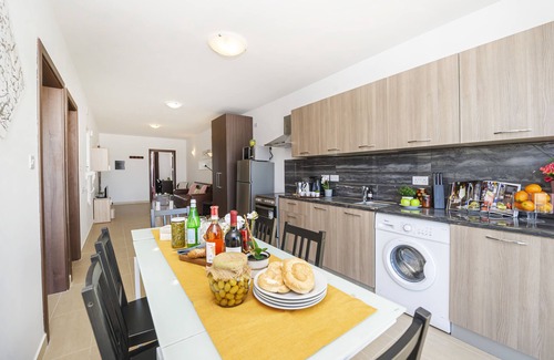 Mellieha Apartamento | Apartment with very large terrace