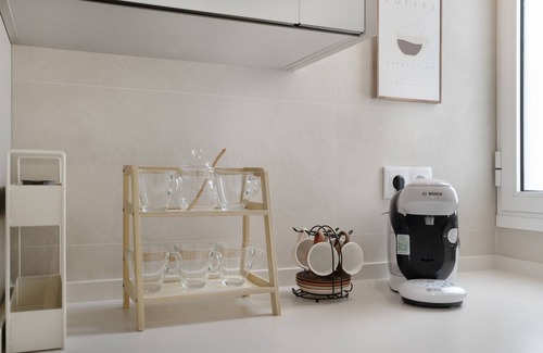 Cádiz Apartamento | Apartamento 'Zurbarán' con balcón, Wi-Fi y aire acondicionado