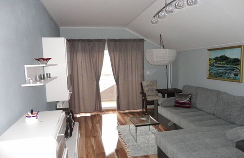 Kulen Vakuf Apartamento | Apartments A&D - One Bedroom Apartment with Terrace and River View (Ana)