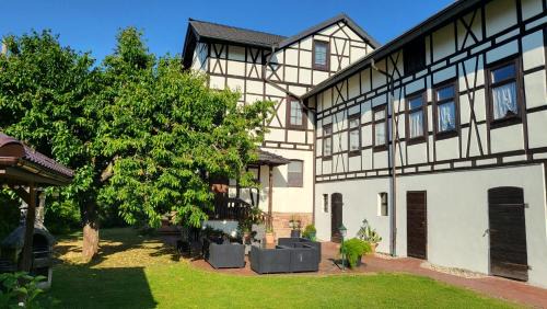 Volkstedt Apartamento | Apartments am Saalebogen mit Gartenterrasse, Grillkamin und freie Parkplätze