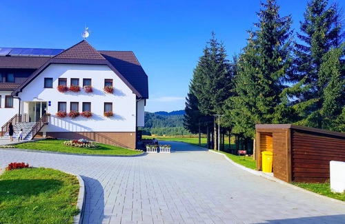 Vrelo Korenicko Apartamento | Apartments and rooms Danijel, (16385), Vrelo Korenicko, hr
