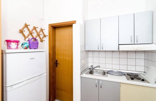Putnikovic Apartamento | Apartamentos Ere�� Zuronja-Apartamento de 1 dormitorio con vistas al mar 2