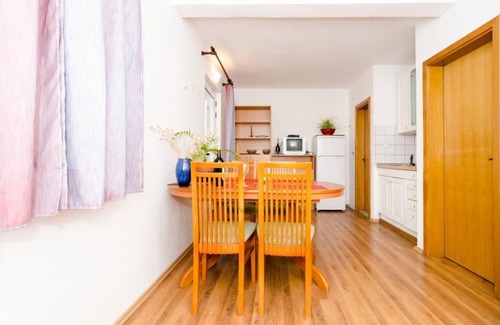 Putnikovic Apartamento | Apartamentos Ereš Zuronja-Apartamento de 1 dormitorio con vistas al mar 3