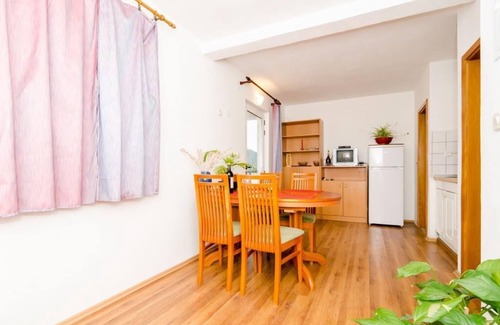 Putnikovic Apartamento | Apartamentos Ereš Zuronja-Apartamento de 1 dormitorio con vistas al mar 3