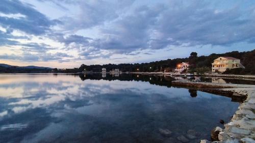 Veli Rat Apartamento | Apartments Grbac Veli Rat-Seaside