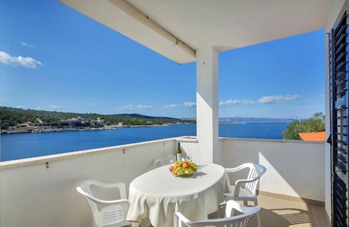 Pokrivenik Apartamento | Apartamentos Igor (44141-A7) Gdinj - Isla de Hvar