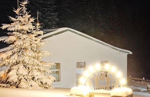 Breitenbrunn/Erzgeb. Apartamento | Apartamento en Breitenbrunn con cuarto para bicicletas