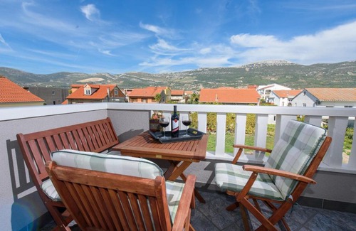 Kastel Novi Apartamento | Apartments Lovric with sea view