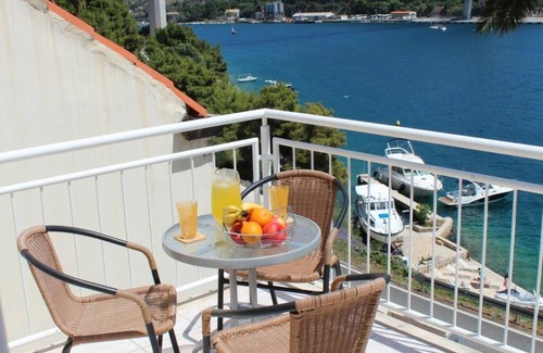 Lozica Apartamento | Apartamentos Lozica - Estudio con terraza y vistas al mar