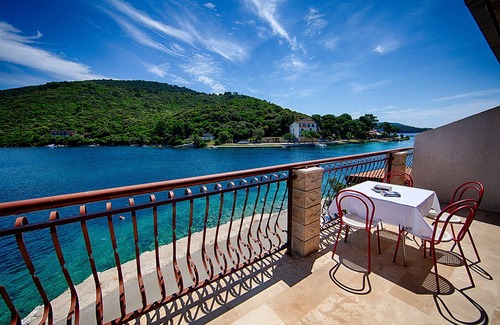 Pasadur Apartamento | Apartamentos Malo Lago - Apartamento de un dormitorio con balcón y vistas al mar - 2 ° piso (Apartamento 5)