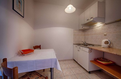 Pasadur Apartamento | Apartments Malo Lago - One-Bedroom Apartment with Balcony and Sea View - 2nd floor (Apartment 6)