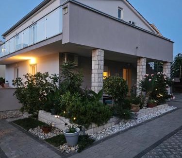 Malinska-Dubasnica Apartamento | Apartments Melin
