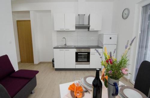 Orebic Apartamento | Apartments Vesela - Comfort One Bedroom Apartment with Balcony and Sea View