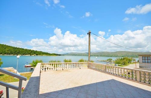 Jadrtovac Apartamento | Apartments Vila Punta