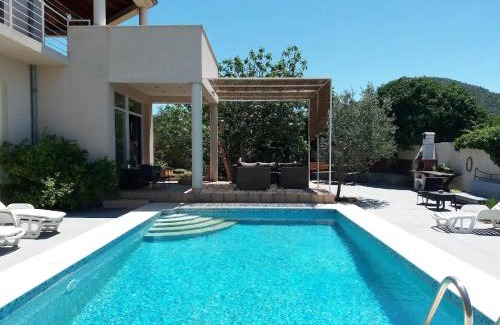 Vela Luka Apartamento | Apartments Villa Dona -Two Bedroom Apartment with Shared Swimming Pool