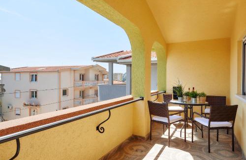 Burtaisi Apartamento | Apartments Villa FourTuna