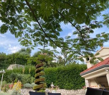 Sarsoni Apartamento | Apartments Villa Majda